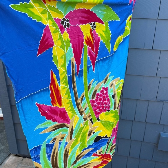 Dancing Gecko Hawaii wrap sarong Colorful Floral Women's Scarf tapestry - Picture 2 of 7